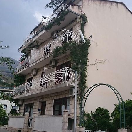 Apartmani Tina ポドゥゴラ エクステリア 写真